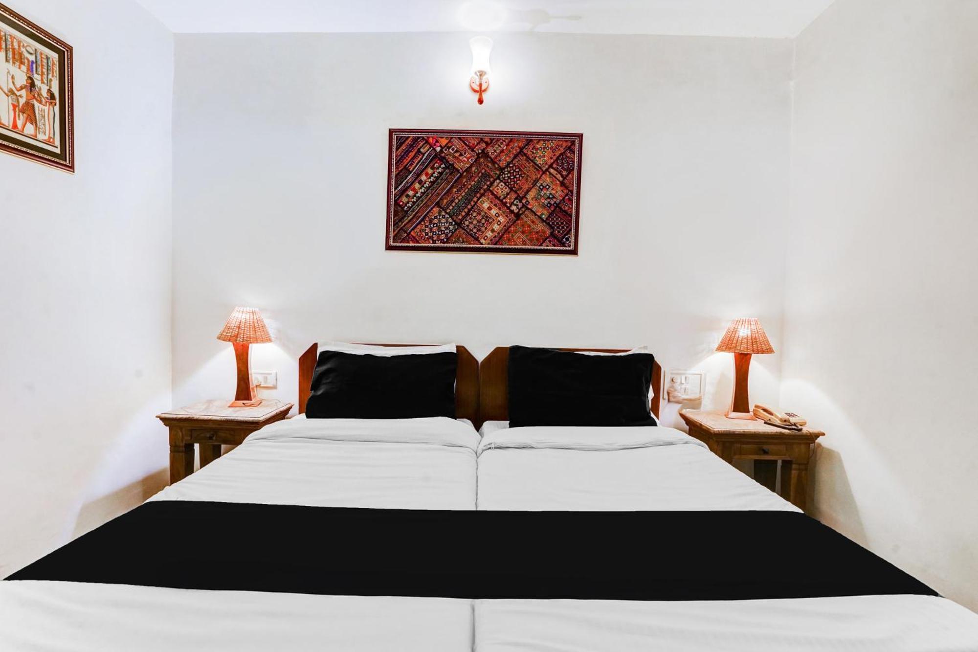 Super Hotel O Sansarchandra Road Formerly Luna Rosa Джайпур Екстериор снимка