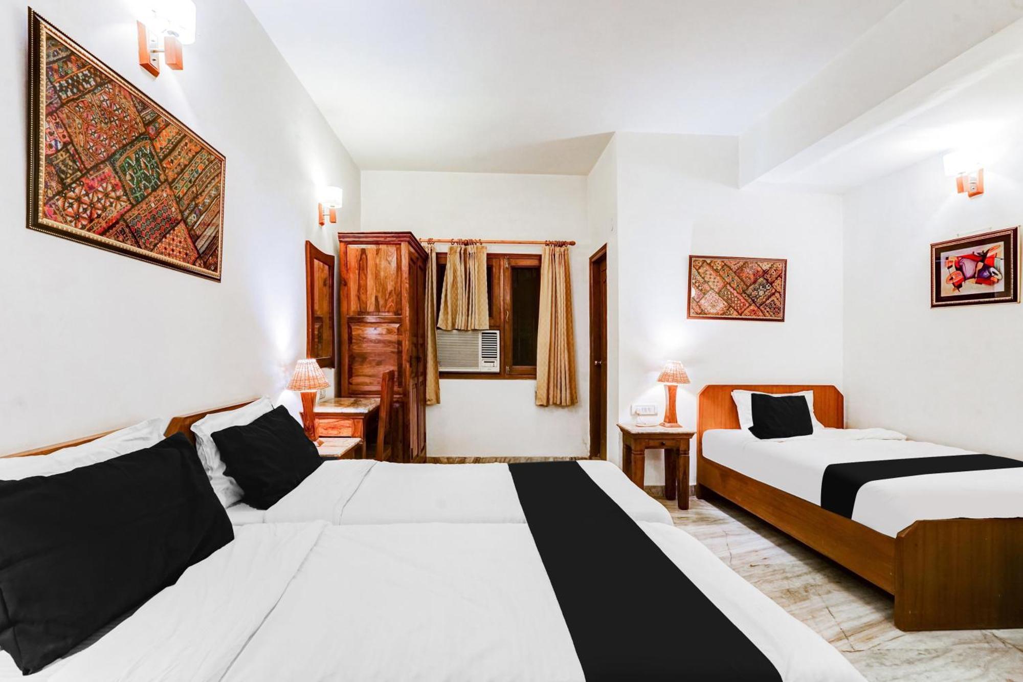 Super Hotel O Sansarchandra Road Formerly Luna Rosa Джайпур Екстериор снимка